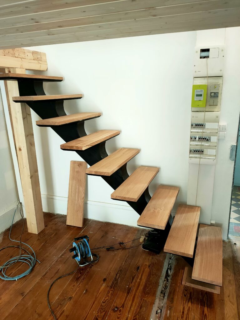 création sur mesure d'un escalier en bois à chaponost